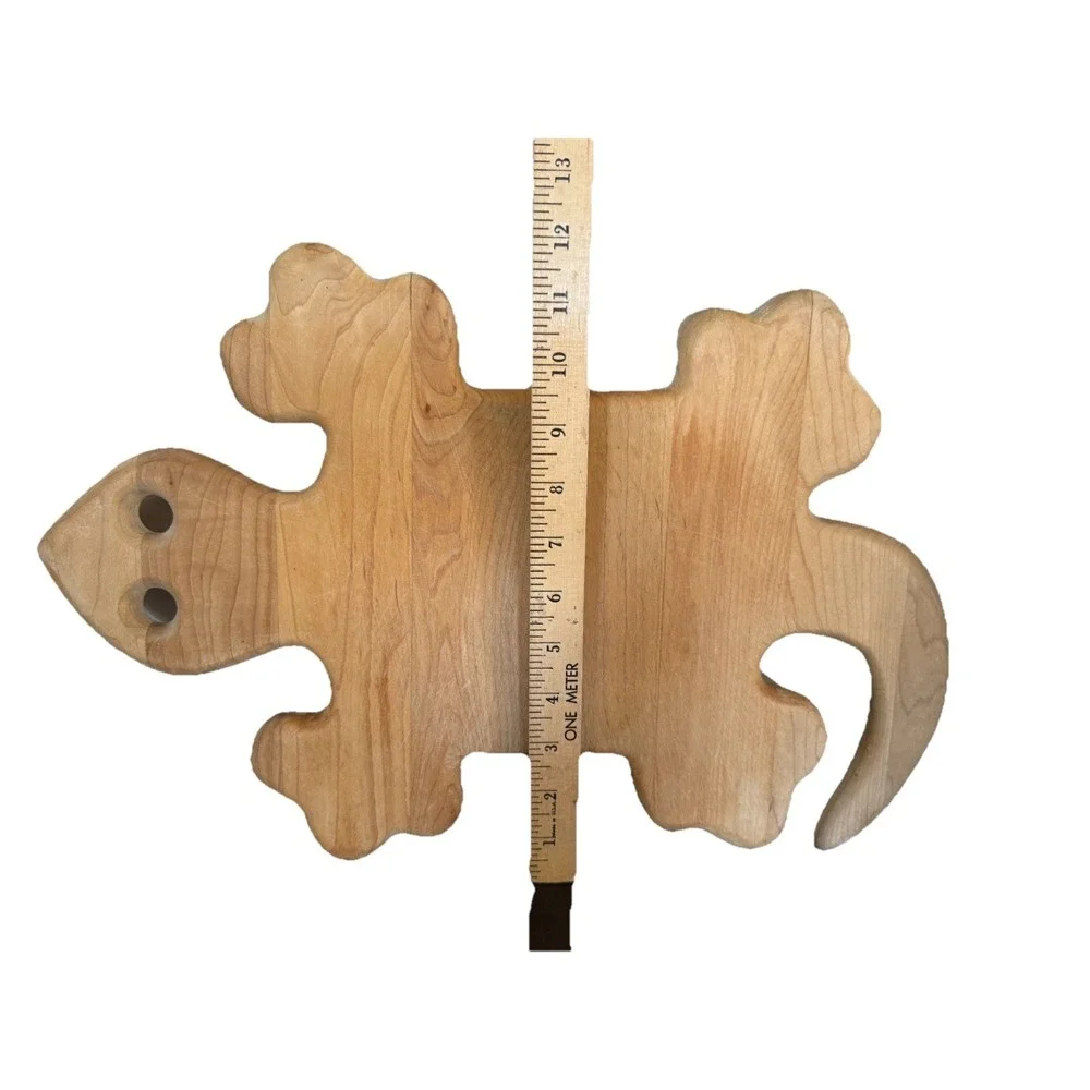 LIZARD Gecko shaped HEAVY Primitive Wooden Farmhouse Cutting Board 18